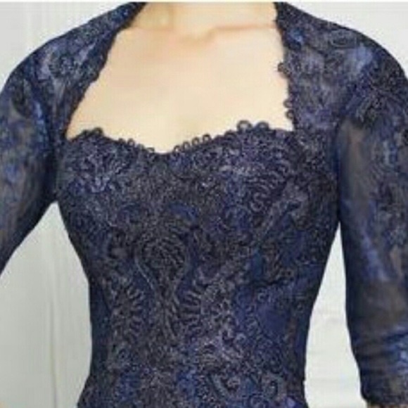 Ivonne D by Mon Cheri Queen Anne Lace Gown - Picture 3 of 7